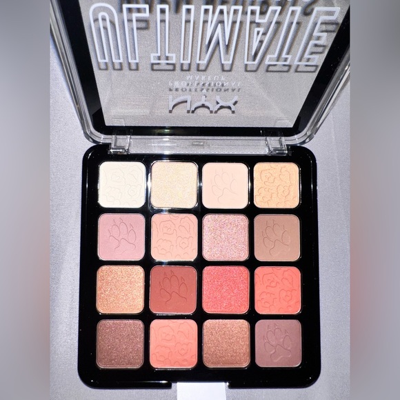 NYX Ultimate Warm Neutrals Eyeshadow - Picture 2 of 4